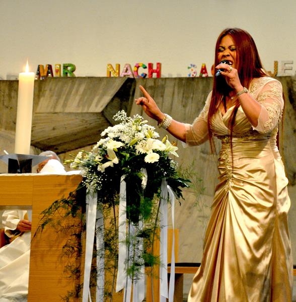 Hochzeitssängerin Sängerin Hochzeit Kirche Trauung Gesang, Basel, Bern, Zürich, Luzern, St. Gallen, Freiburg, Emmendingen, lahr, Herboldsheim