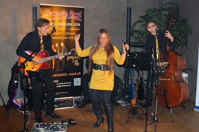 Hochzeit Party Band Basel Zürich Bern Luzern Freiburg Apéro Event Dinner Soul Blues Galadinner Josephine Pee Geburtstag Julibäum Fest Ball Liveband Partyband Coverband Tanzmusik Hochzeitssängerin Hochzeitsband 